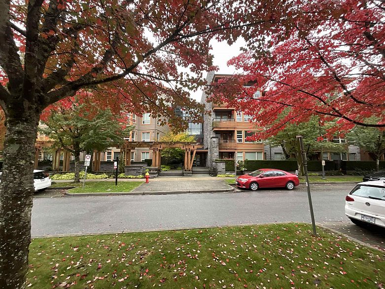 214 5788 Birney Avenue