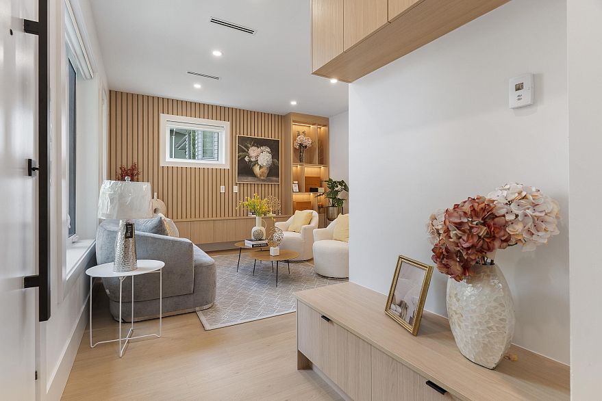 1 4257 Beatrice Street