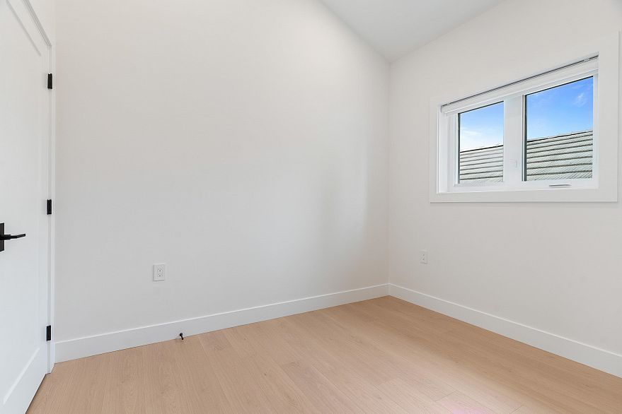 1 4257 Beatrice Street