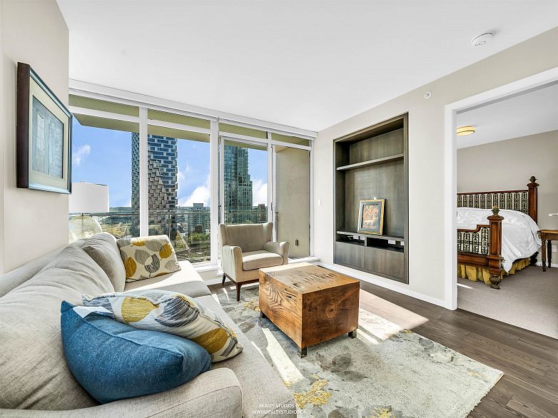 1107 1351 Continental Street