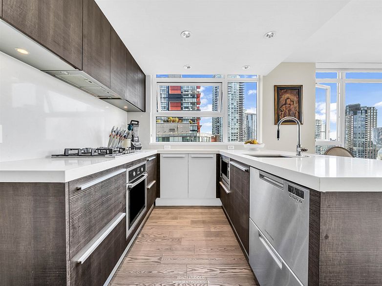 1107 1351 Continental Street