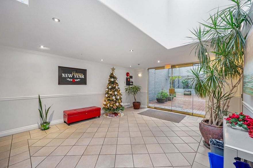 602 1270 Robson Street