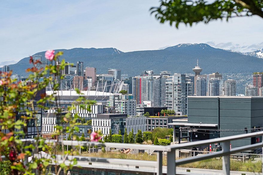 PH4 2321 Scotia Street