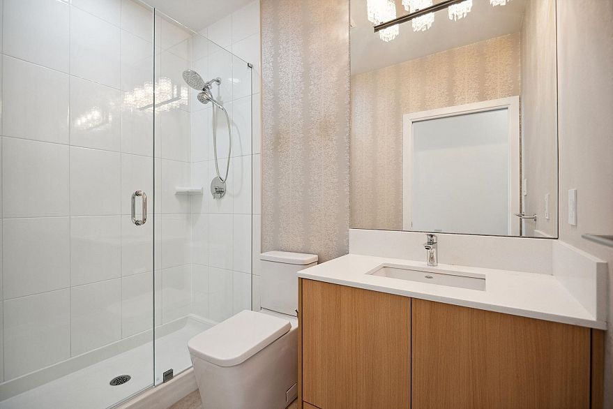 PH4 2321 Scotia Street