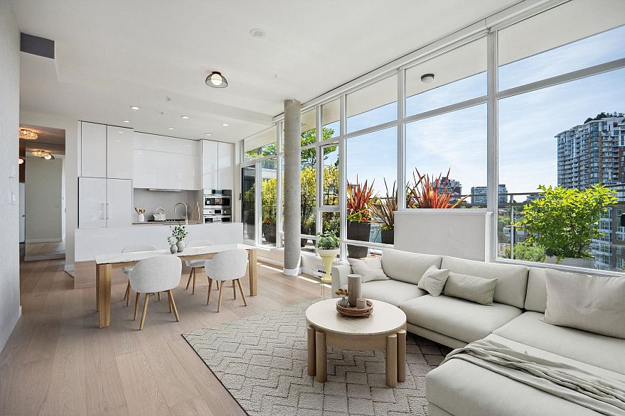 PH4 2321 Scotia Street