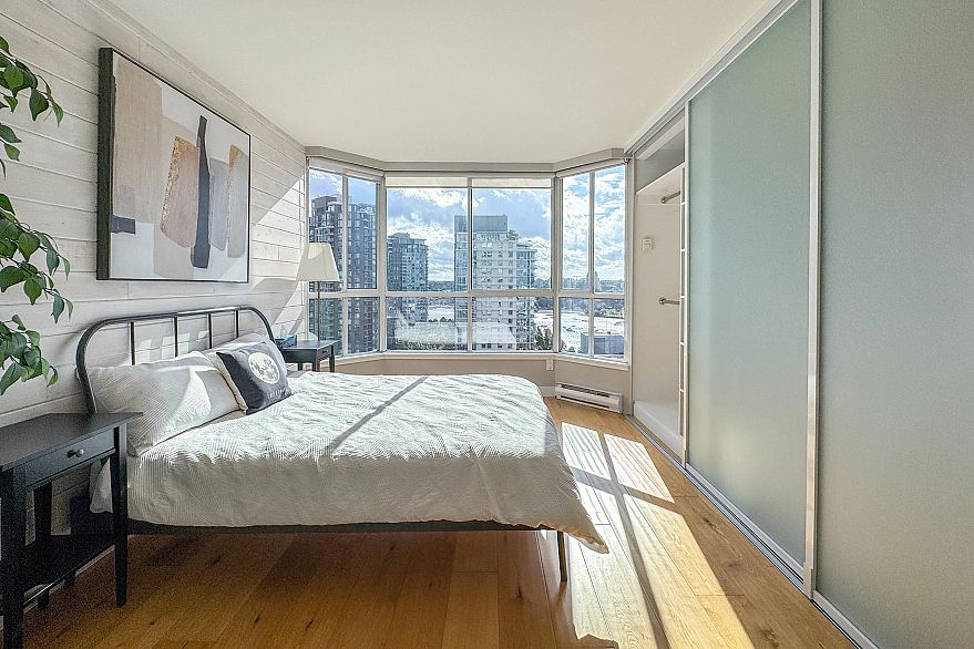 2207 1500 Howe Street