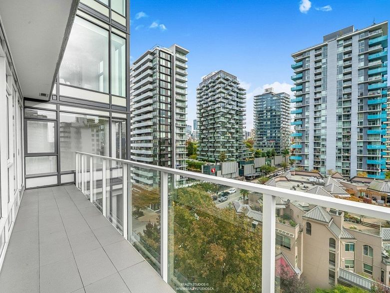 905 1221 Bidwell Street