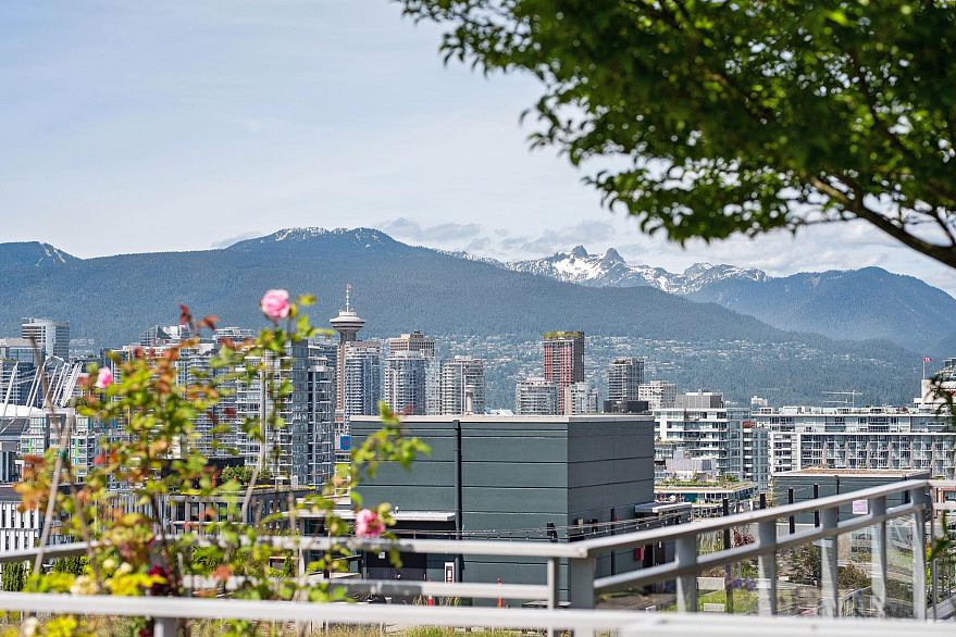 PH4 2321 Scotia Street