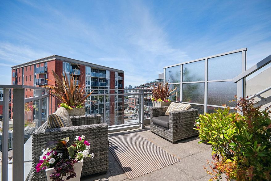 PH4 2321 Scotia Street