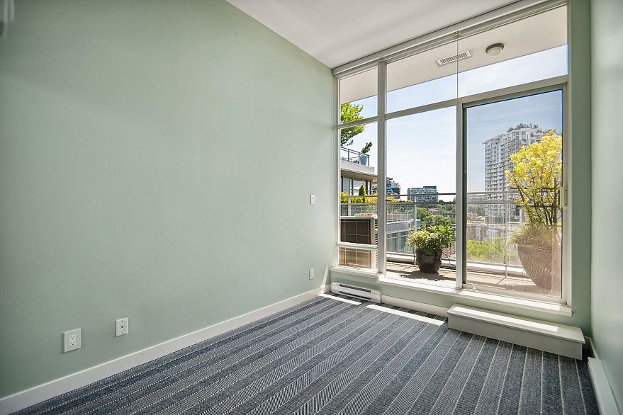 PH4 2321 Scotia Street