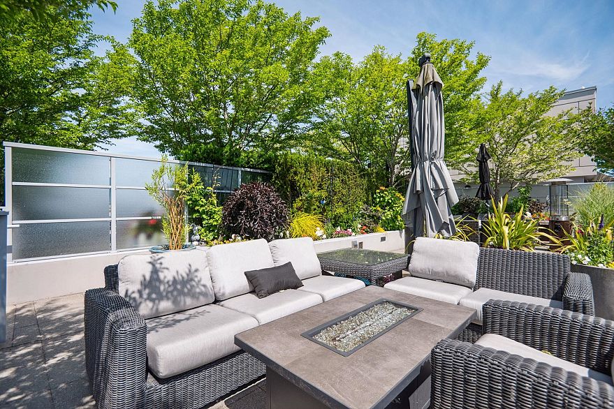 PH4 2321 Scotia Street