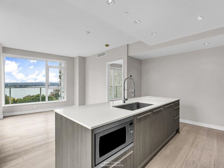 905 1221 Bidwell Street