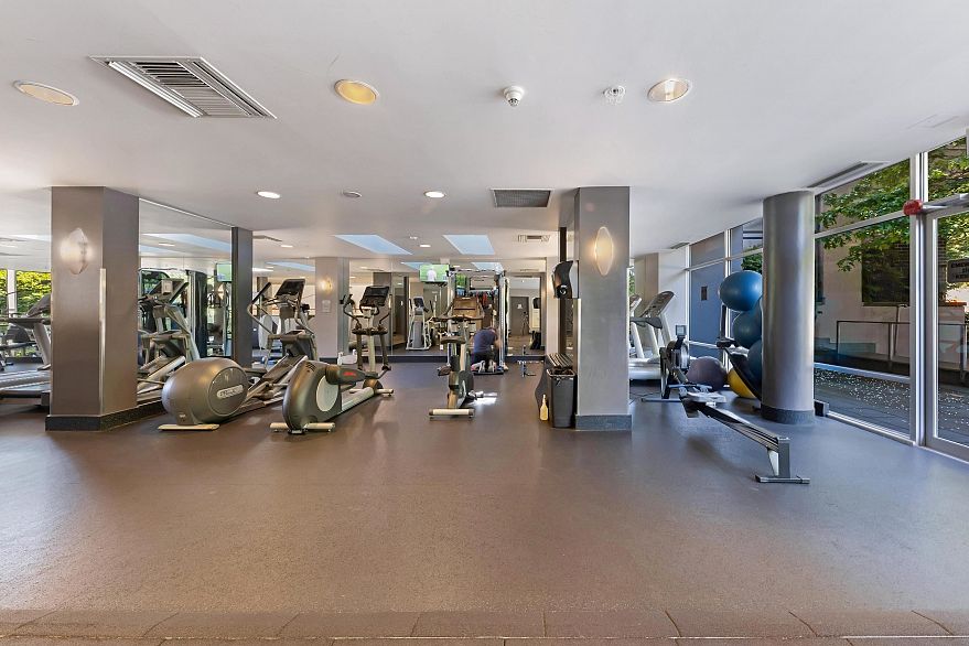 1607 1495 Richard Street