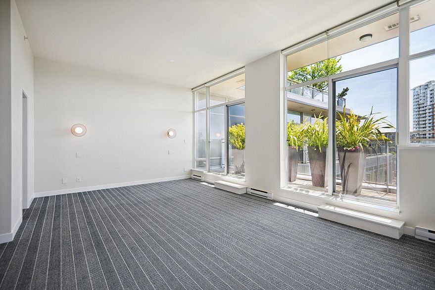 PH4 2321 Scotia Street