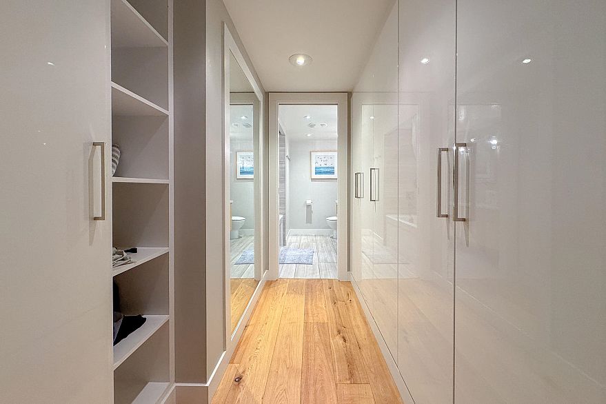 2207 1500 Howe Street