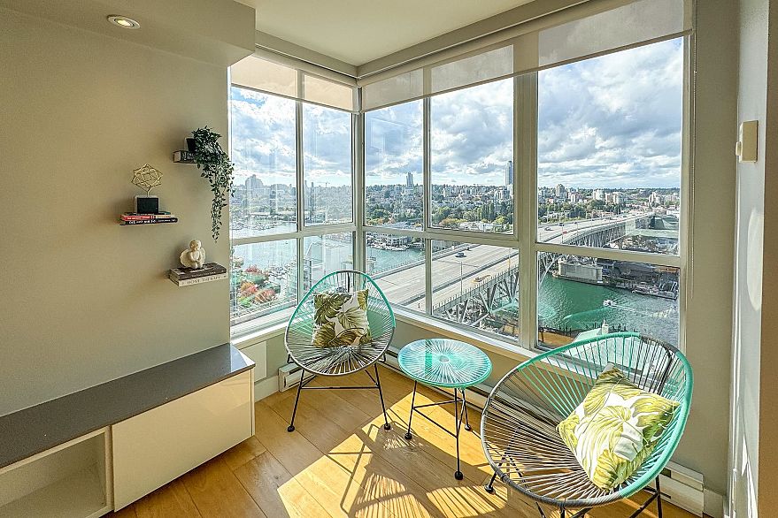 2207 1500 Howe Street