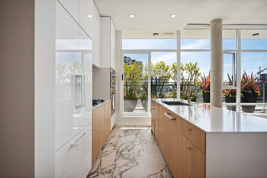 PH4 2321 Scotia Street