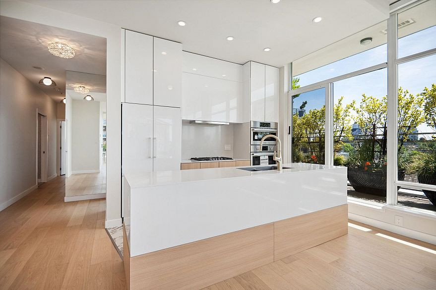 PH4 2321 Scotia Street