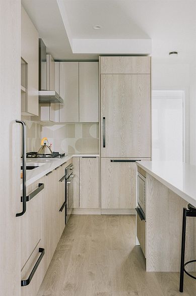 209 322 E 15th Avenue