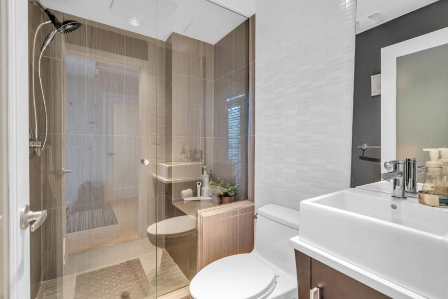 211&212 1529 W 6th Avenue