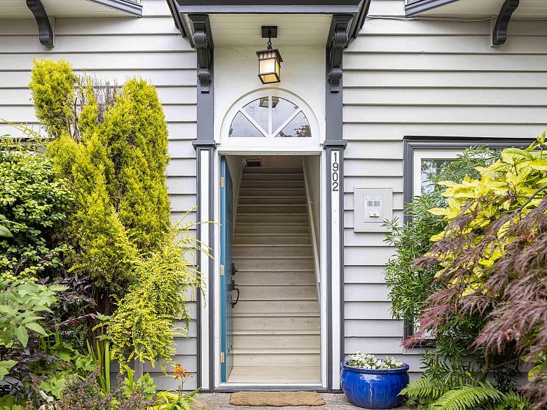 1902 Stephens Street