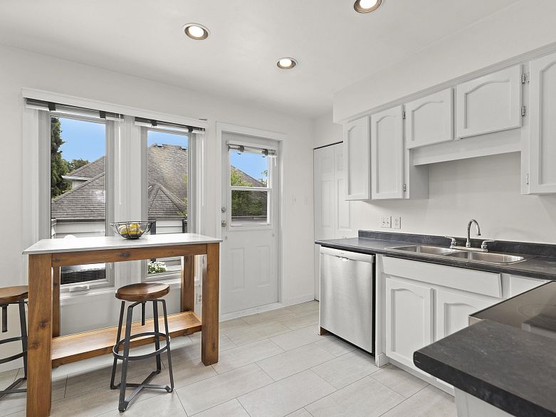 1902 Stephens Street