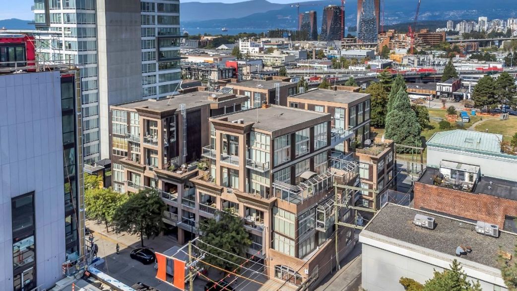 211&212 1529 W 6th Avenue