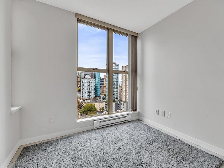 2104 969 Richards Street