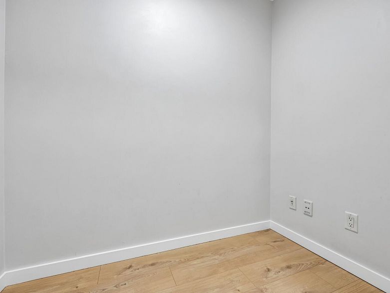 2104 969 Richards Street