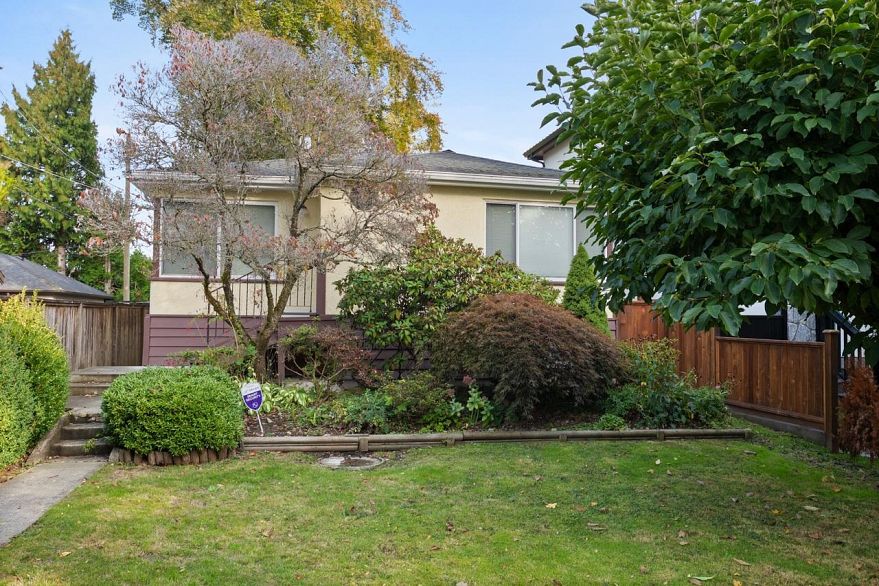 7526 SELKIRK STREET, Vancouver BC V6P 4H4