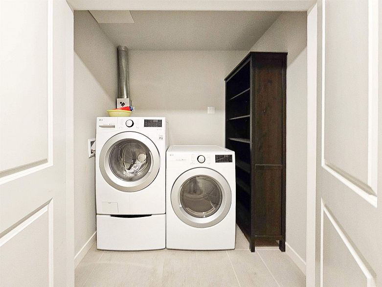 309 3487 Binning Road