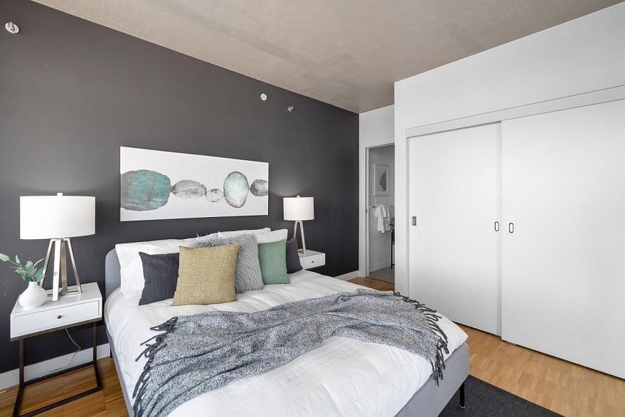 1701 108 W Cordova Street