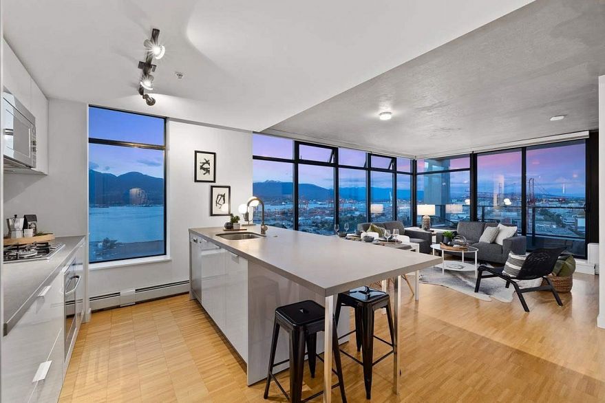 1701 108 W Cordova Street