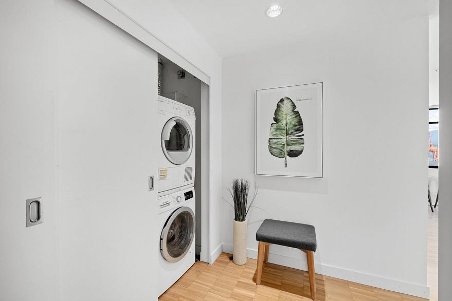 1701 108 W Cordova Street