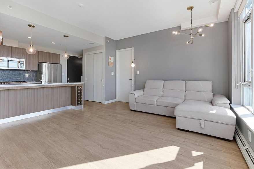 1102 1788 Ontario Street