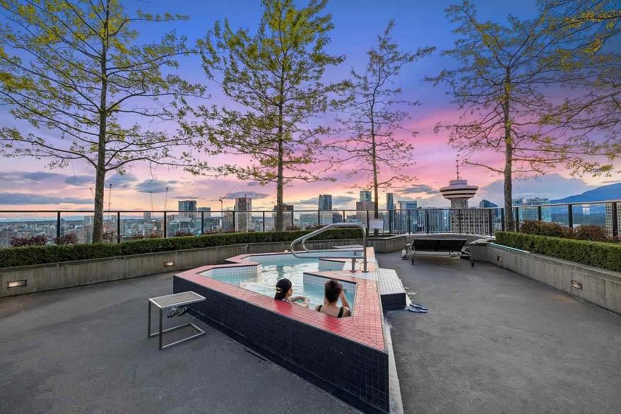 1701 108 W Cordova Street