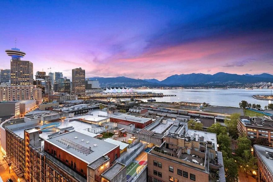 1701 108 W Cordova Street