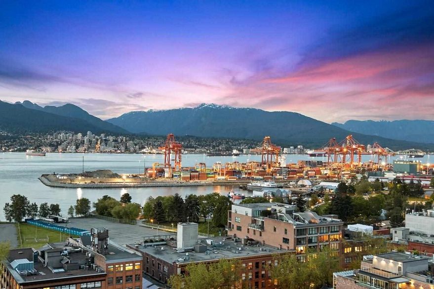 1701 108 W Cordova Street