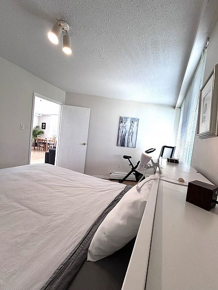 303 4691 W 10th Avenue