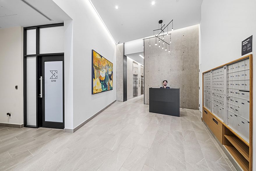 302 210 E 5th Avenue