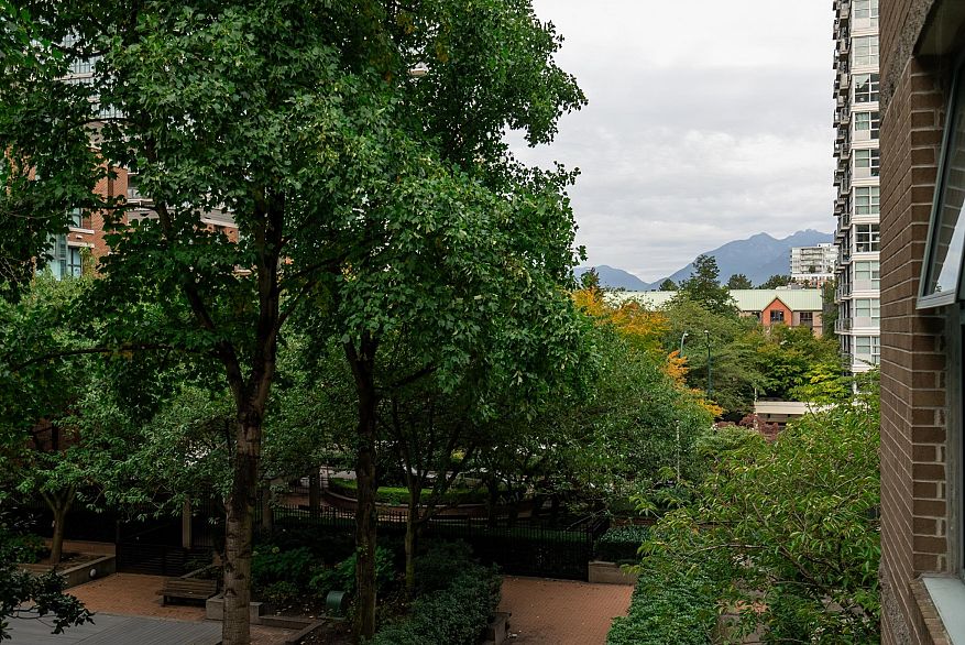 301 1159 Main Street