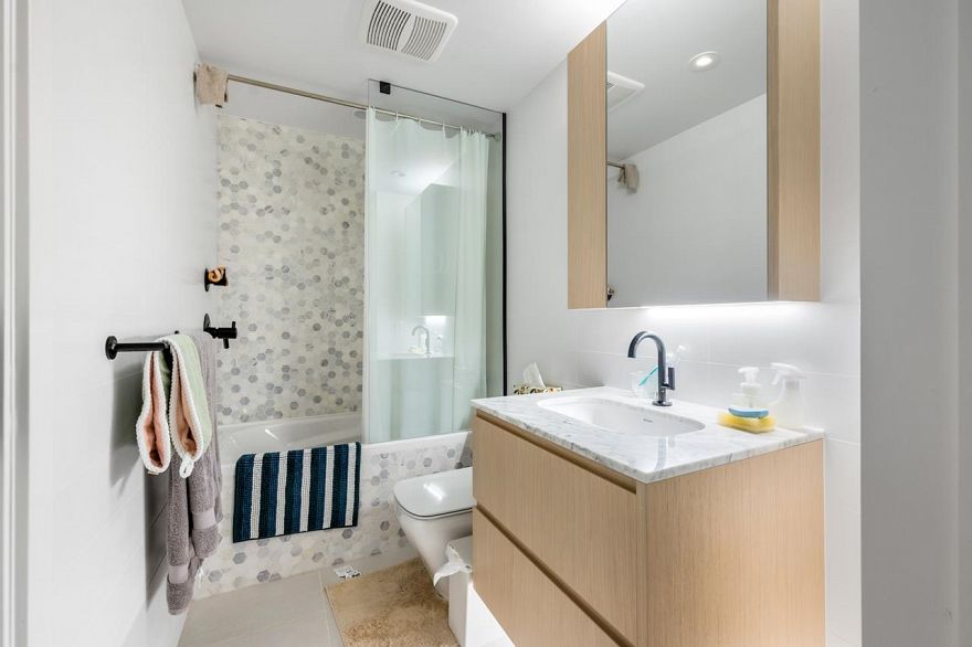 901 1180 Broughton Street