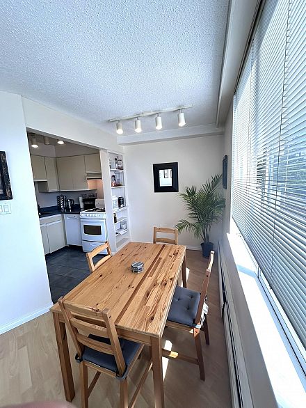 303 4691 W 10th Avenue