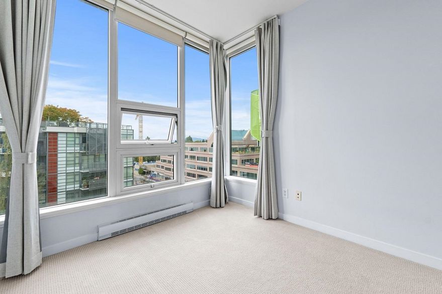 703 2528 Maple Street