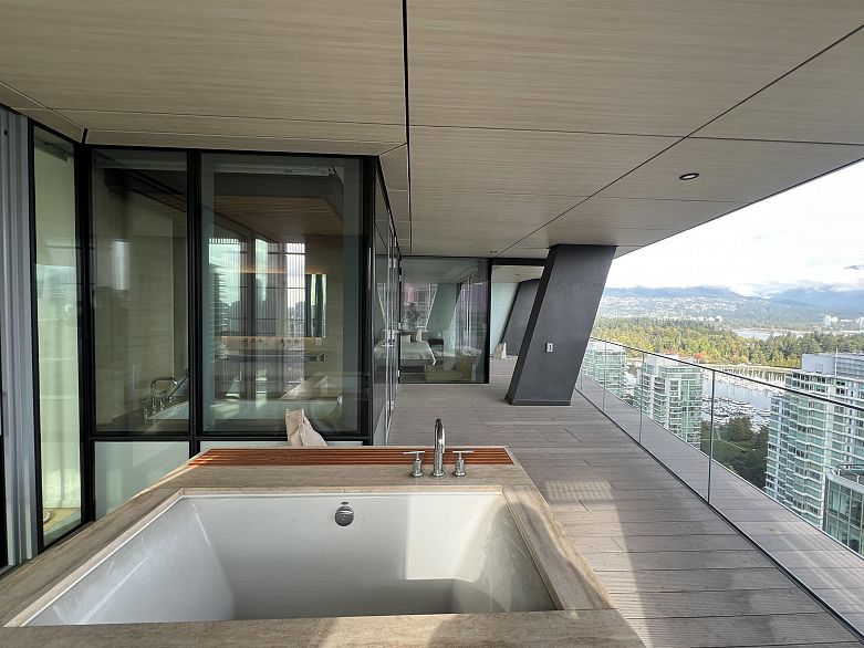 2903 1568 Alberni Street