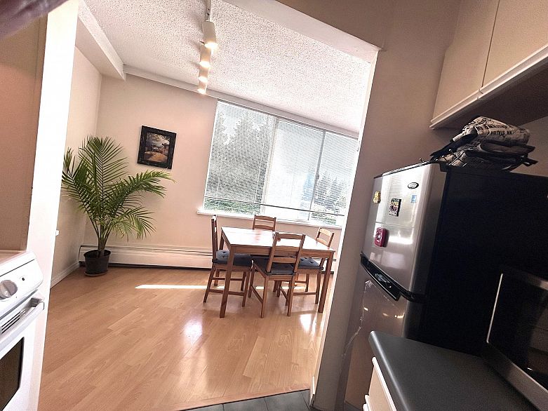 303 4691 W 10th Avenue