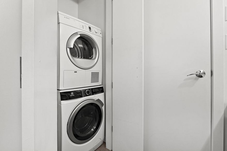 703 2528 Maple Street