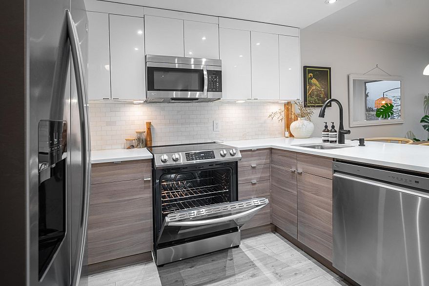 307 1345 Comox Street