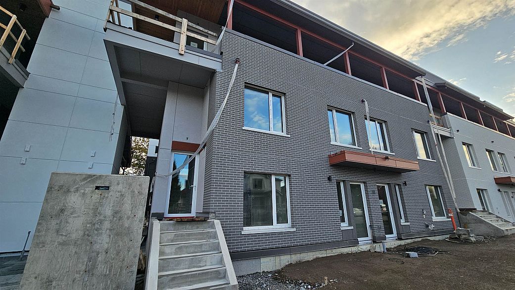 316 2250 E 1st Avenue