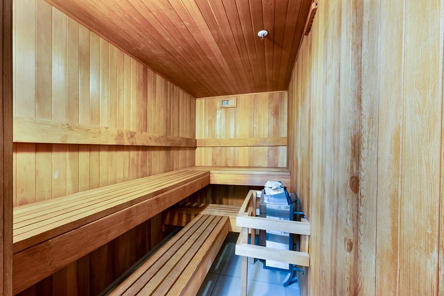 301 1159 Main Street